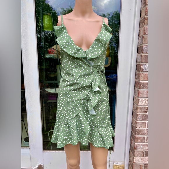 NWOTs Green Apple & White Floral Wrap Around Ruffle Sundress - Picture 4 of 8